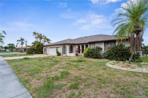 1719 W Bluewater Ter, NORTH FORT MYERS