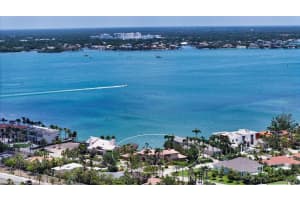 203 ROBIN DRIVE, SARASOTA, FL 34236 Sold 10/24/25