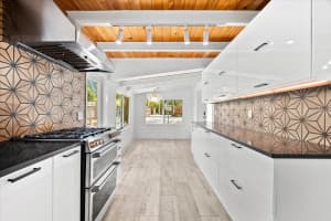 8234 MIDNIGHT PASS ROAD, SARASOTA, FL 34242 - MLS#MFRA4654399