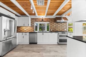 8234 MIDNIGHT PASS ROAD, SARASOTA, FL 34242 - MLS#MFRA4654399