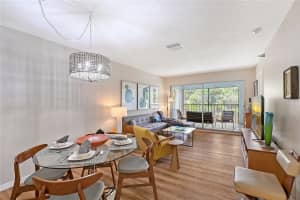 2124 TAMIAMI TRAIL, SARASOTA, FL 34234 Sold 07/17/25