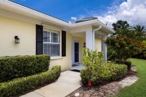915 BARCLAY COURT, VENICE, FL 34293 - MLS#MFRA4654482