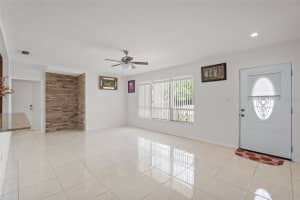 2524 TUTTLE WAY, SARASOTA, FL 34239 - MLS#MFRA4654657