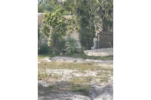 JUNGLE WAY, SARASOTA, FL 34243 - MLS#MFRA4654685