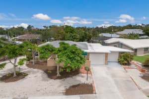 715 FONTANA LANE, BRADENTON, FL 34209 - MLS#MFRA4654727