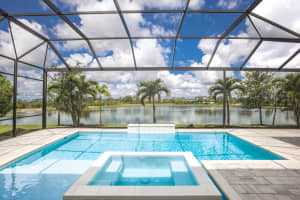 8218 GENOA BOULEVARD, LAKEWOOD RANCH, FL 34202 Sold 09/10/25