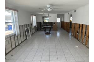683 SPANISH DRIVE, LONGBOAT KEY, FL 34228 Sold 07/14/25
