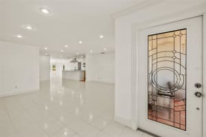 386 CLUB MANOR DRIVE, SUN CITY CENTER, FL 33573 Sold 08/29/25