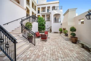 525 ORANGE AVENUE, SARASOTA, FL 34236 Sold 12/26/25