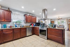 225 SHERWOOD LANE, DAYTONA BEACH, FL 32117 Sold 08/29/25