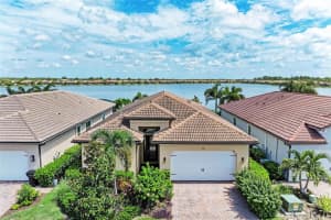 204 MARAVIYA BOULEVARD, NOKOMIS, FL 34275 Sold 07/21/25