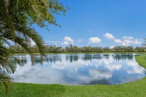 12031 LONGVIEW LAKE CIRCLE, LAKEWOOD RANCH, FL 34211 - MLS#MFRA4654886