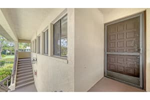5255 LAKE VILLAGE DRIVE, SARASOTA, FL 34235 - MLS#MFRA4654936