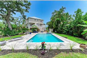 8963 FISHERMENS BAY DRIVE, SARASOTA, FL 34231 - MLS#MFRA4654953