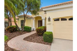 6811 HONEYSUCKLE TRAIL, LAKEWOOD RANCH, FL 34202 - MLS#MFRA4654967
