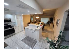 1211 CAPRI ISLES BOULEVARD, VENICE, FL 34292 Sold 11/03/25