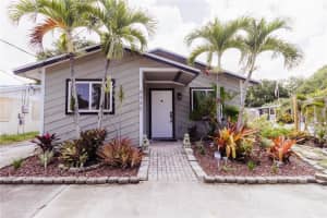4945 Camphor Ave, SARASOTA