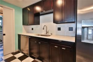 7355 CASS CIRCLE, SARASOTA, FL 34231 Sold 07/22/25