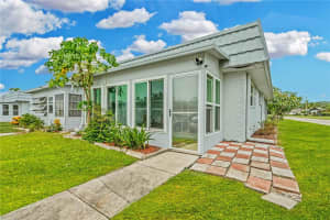 202 BEDFORD TRAIL, SUN CITY CENTER, FL 33573 - MLS#MFRA4655087