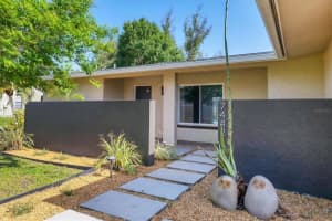 7442 N Leewynn Dr, SARASOTA