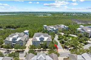 315 Sapphire Lake Dr #101, BRADENTON