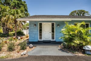 2216 LAKE SHORE DRIVE, NOKOMIS, FL 34275 Sold 09/03/25