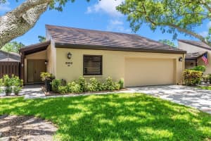 3902 Glen Oaks Manor Dr, SARASOTA