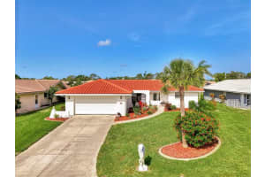 74 Windsor Dr, ENGLEWOOD