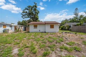 2558 HAWTHORNE STREET, SARASOTA, FL 34239 - MLS#MFRA4655309