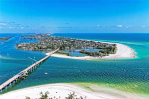 681 FOX STREET, LONGBOAT KEY, FL 34228 Sold 06/25/25