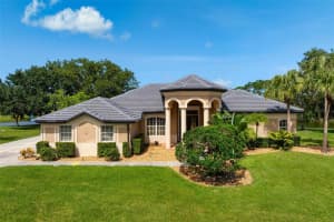 8312 Misty Lake Cir, SARASOTA
