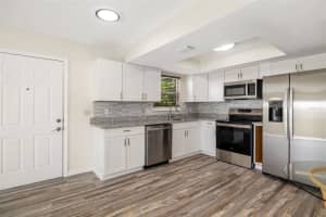 2513 AVENUE B #B, BRADENTON BEACH, FL 34217 - MLS#MFRA4655549