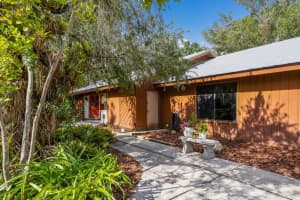 10009 Oak Run Dr, BRADENTON