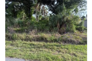 365 LA PLAYA LN, PORT CHARLOTTE, FL 33953 - MLS#MFRA4655635