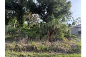 365 LA PLAYA LN, PORT CHARLOTTE, FL 33953 - MLS#MFRA4655635