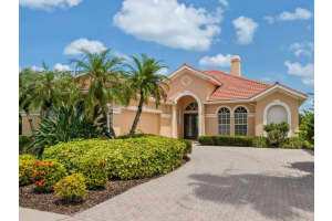 6851 Bay Hill Dr, LAKEWOOD RANCH