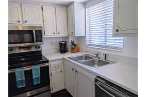 3963 LAKE BAYSHORE DRIVE, BRADENTON, FL 34205 - MLS#MFRA4655673