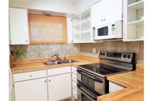 2155 WOOD STREET, SARASOTA, FL 34237 - MLS#MFRA4655677