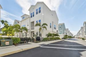 2500 BOONE COURT, SARASOTA, FL 34237 - MLS#MFRA4655685