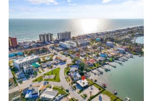 15305 Harbor Dr, MADEIRA BEACH