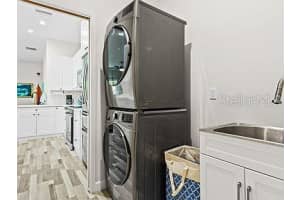 2420 VALENTINE ST, SARASOTA, FL 34238 - MLS#MFRA4655940