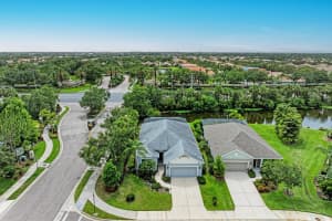 6516 PALM LEAF COURT, SARASOTA, FL 34243 - MLS#MFRA4655967