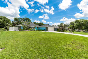 3915 MEADOW CREEK DRIVE, SARASOTA, FL 34233 Sold 08/15/25