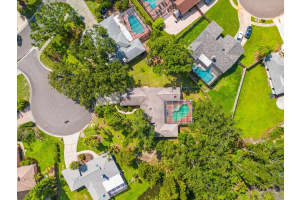 8240 CYPRESS LAKE DRIVE, SARASOTA, FL 34243 Sold 07/24/25