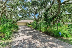 3217 OAK GROVE DRIVE, SARASOTA, FL 34243 - MLS#MFRA4656185