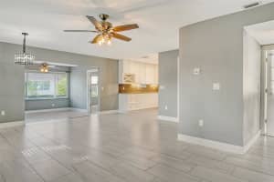 2332 CANALBLUFF PLACE, SARASOTA, FL 34231 - MLS#MFRA4656235