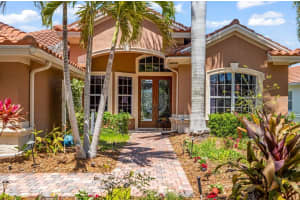 7521 ARALIA WAY, SEMINOLE, FL 33777 Sold 10/17/25