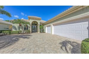 8832 ENCLAVE COURT, SARASOTA, FL 34238 Sold 08/29/25