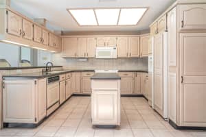 4330 PRESIDENTIAL AVENUE CIRCLE, BRADENTON, FL 34203 Sold 07/28/25