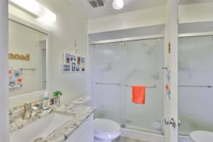 548 LAKESIDE DRIVE, BRADENTON, FL 34210 - MLS#MFRA4656402